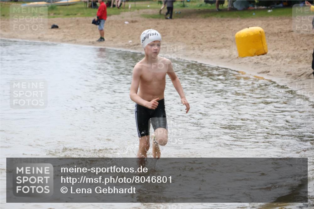 21.06.2025 - 27. Vierlanden-Triathlon Lena Gebhardt http://msf.ph/oto/8046801 15.06.2025 15:01:52 Schwimmen  meine-sportfotos.de