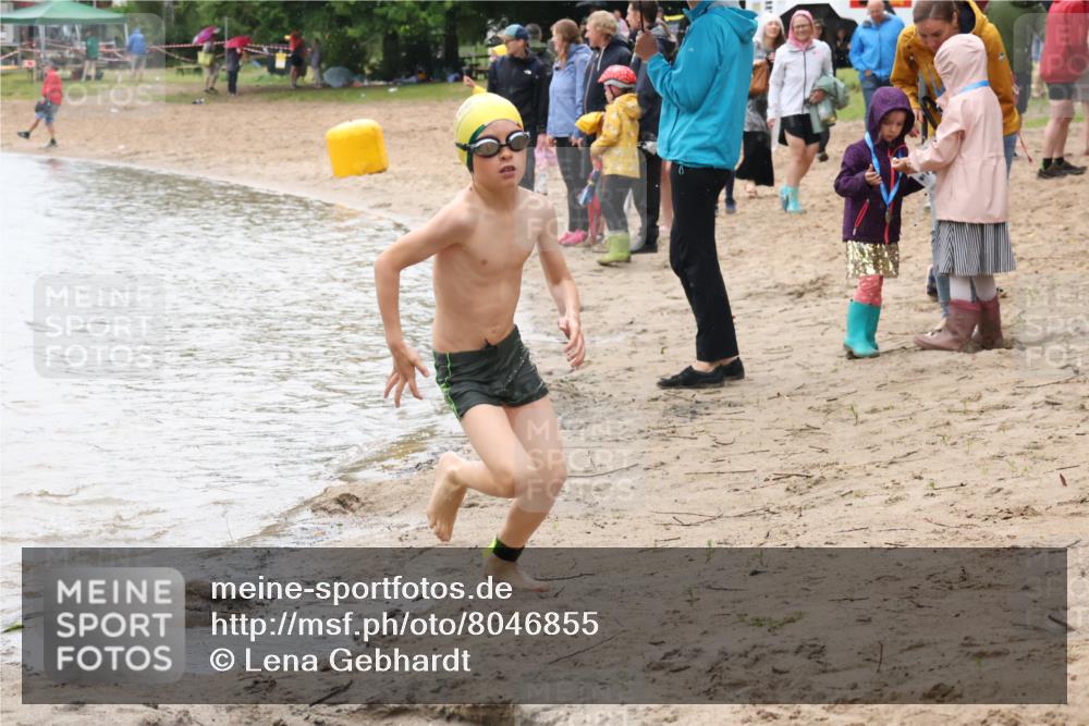 21.06.2025 - 27. Vierlanden-Triathlon Lena Gebhardt http://msf.ph/oto/8046855 15.06.2025 15:01:57 Schwimmen  meine-sportfotos.de