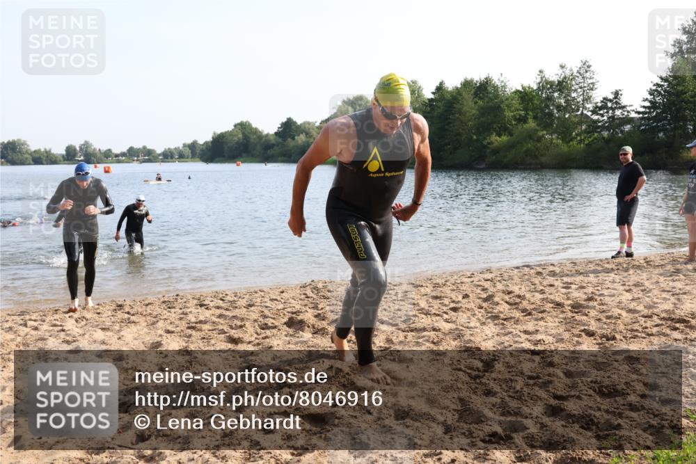 15.06.2025 - 27. Vierlanden-Triathlon Lena Gebhardt http://msf.ph/oto/8046916 15.06.2025 08:44:01 Schwimmen 23, 84, 97, 153, 183 meine-sportfotos.de