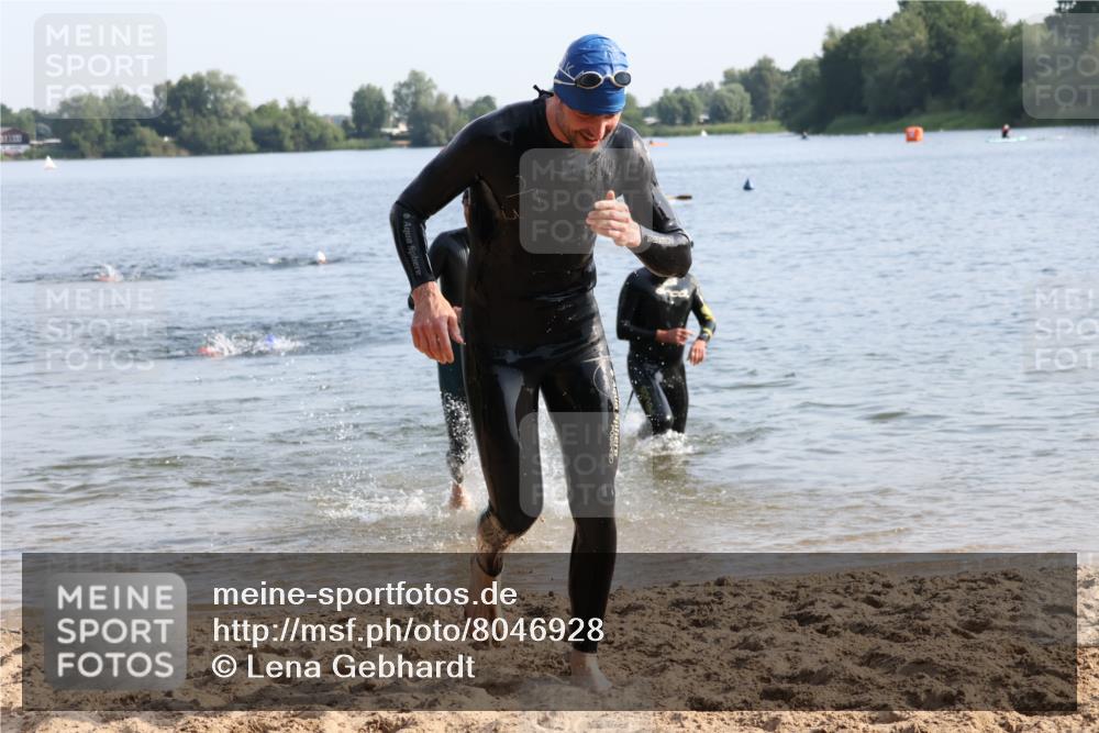 15.06.2025 - 27. Vierlanden-Triathlon Lena Gebhardt http://msf.ph/oto/8046928 15.06.2025 08:44:02 Schwimmen 23, 84, 97, 153, 174, 183 meine-sportfotos.de