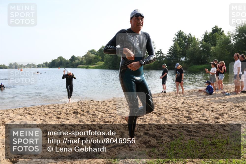 15.06.2025 - 27. Vierlanden-Triathlon Lena Gebhardt http://msf.ph/oto/8046956 15.06.2025 08:44:06 Schwimmen 23, 97, 130, 153, 174, 183 meine-sportfotos.de