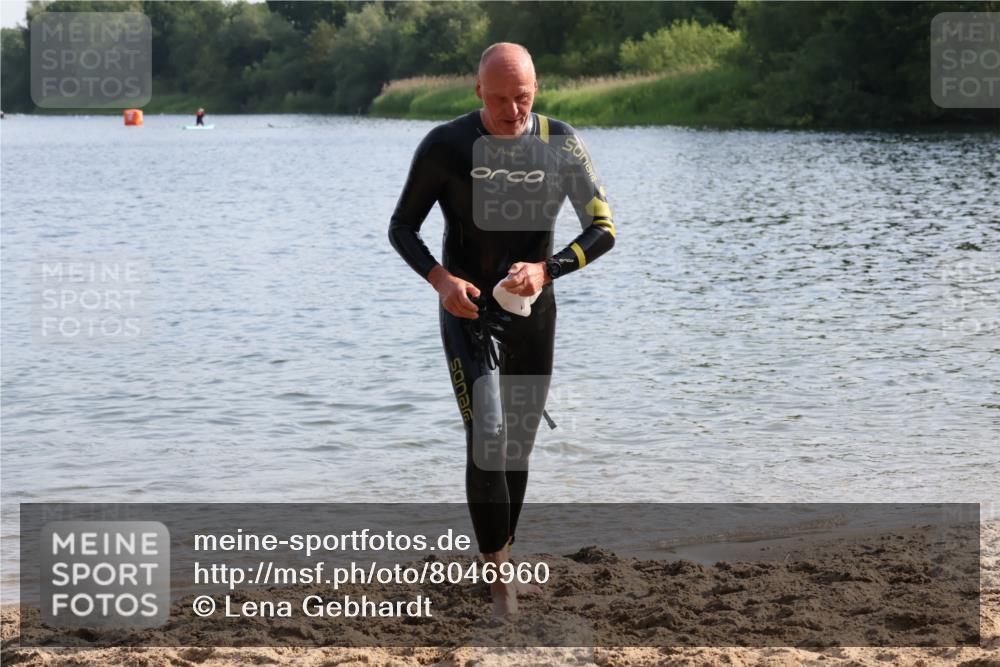 15.06.2025 - 27. Vierlanden-Triathlon Lena Gebhardt http://msf.ph/oto/8046960 15.06.2025 08:44:08 Schwimmen 97, 130, 153, 174, 183 meine-sportfotos.de