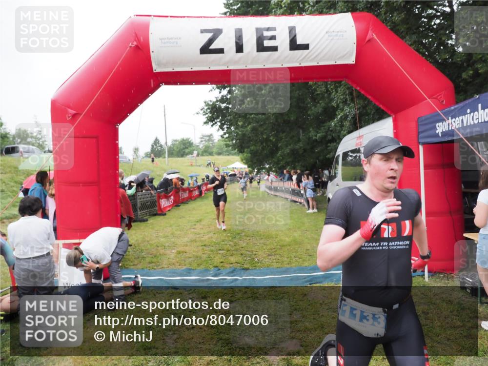 21.06.2025 - 27. Vierlanden-Triathlon MichiJ http://msf.ph/oto/8047006 15.06.2026 14:09:25 Ziel 1133, 1191, 1222 meine-sportfotos.de