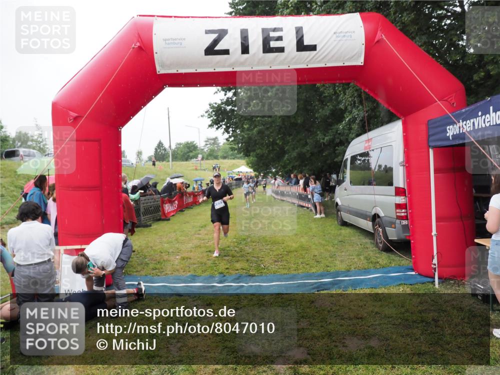 21.06.2025 - 27. Vierlanden-Triathlon MichiJ http://msf.ph/oto/8047010 15.06.2026 14:09:26 Ziel 1133, 1191, 1222 meine-sportfotos.de