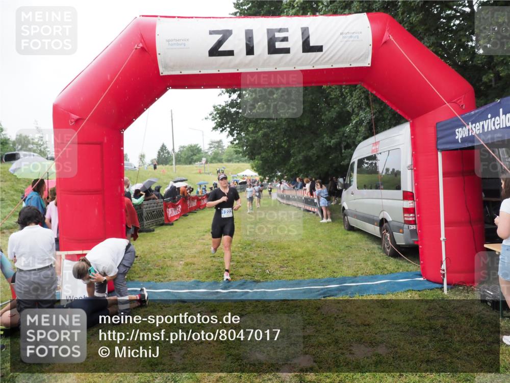 21.06.2025 - 27. Vierlanden-Triathlon MichiJ http://msf.ph/oto/8047017 15.06.2026 14:09:26 Ziel 1133, 1191, 1222 meine-sportfotos.de
