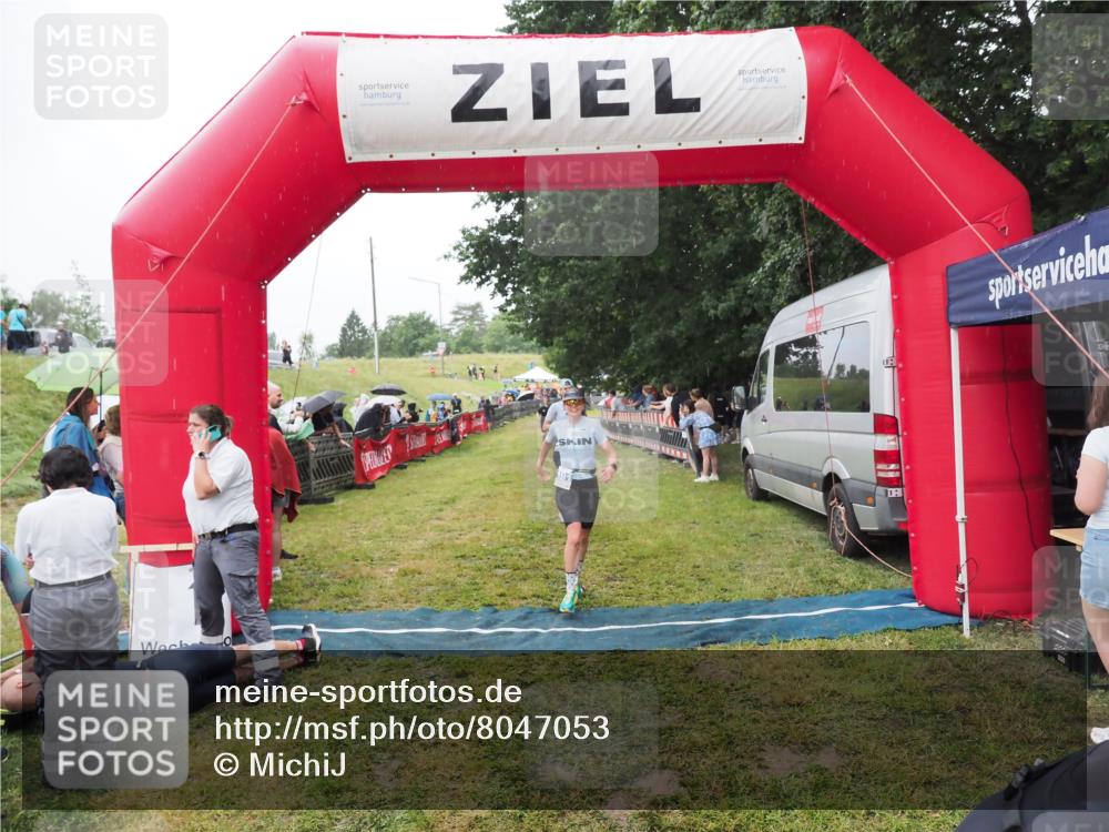 21.06.2025 - 27. Vierlanden-Triathlon MichiJ http://msf.ph/oto/8047053 15.06.2026 14:09:30 Ziel 1133, 1190, 1191, 1222 meine-sportfotos.de