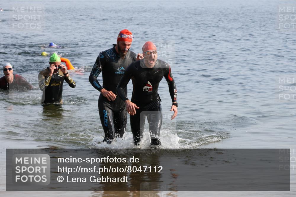 15.06.2025 - 27. Vierlanden-Triathlon Lena Gebhardt http://msf.ph/oto/8047112 15.06.2025 08:45:31 Schwimmen 104, 116, 145 meine-sportfotos.de