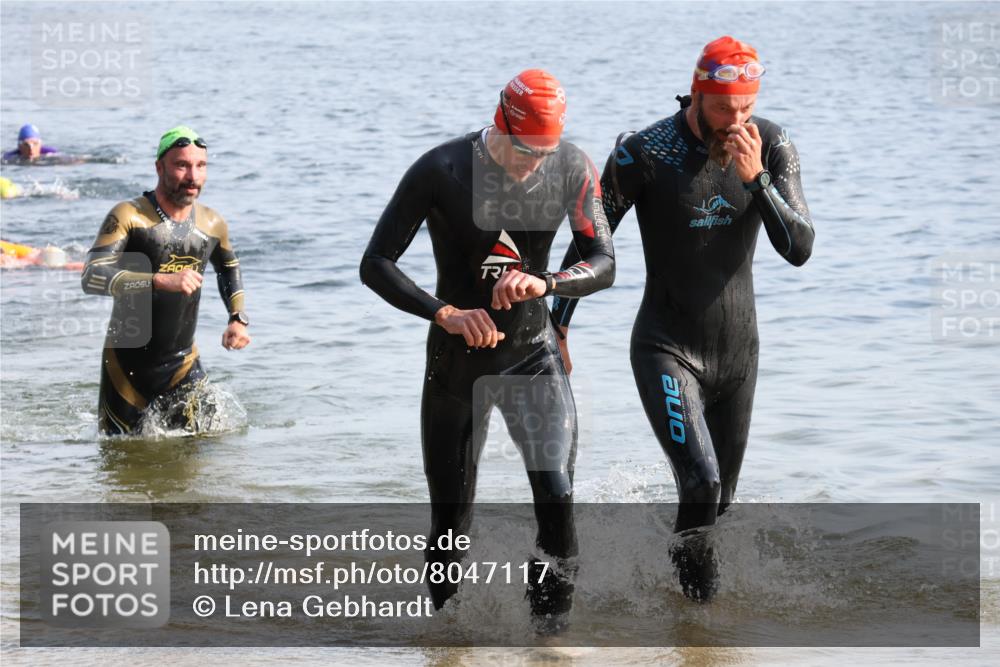 15.06.2025 - 27. Vierlanden-Triathlon Lena Gebhardt http://msf.ph/oto/8047117 15.06.2025 08:45:33 Schwimmen 104, 116, 145 meine-sportfotos.de