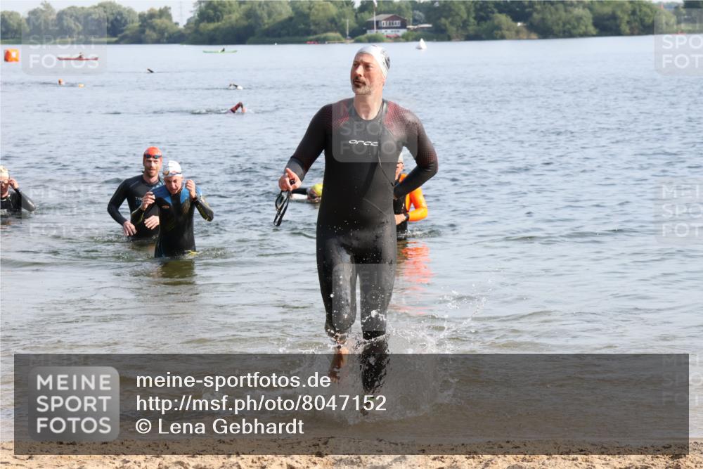 15.06.2025 - 27. Vierlanden-Triathlon Lena Gebhardt http://msf.ph/oto/8047152 15.06.2025 08:45:41 Schwimmen 104, 116, 125, 145, 150 meine-sportfotos.de