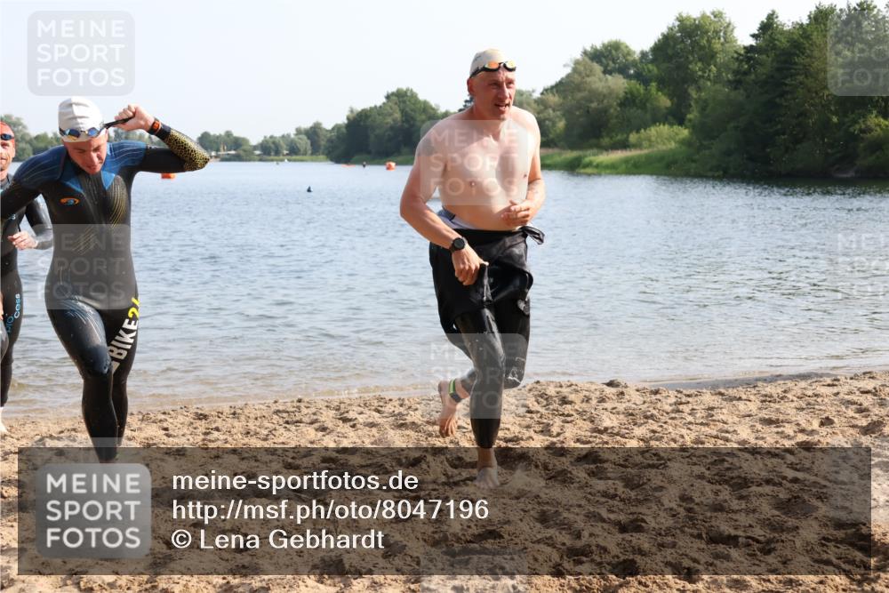 15.06.2025 - 27. Vierlanden-Triathlon Lena Gebhardt http://msf.ph/oto/8047196 15.06.2025 08:45:52 Schwimmen 13, 106, 125, 134, 142, 150, 152 meine-sportfotos.de