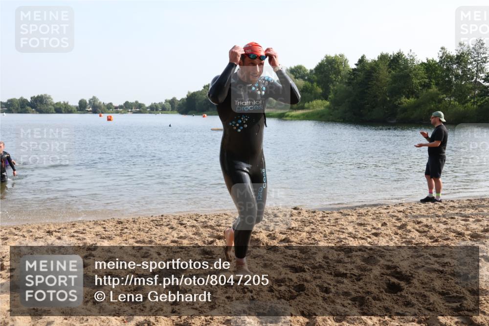 15.06.2025 - 27. Vierlanden-Triathlon Lena Gebhardt http://msf.ph/oto/8047205 15.06.2025 08:45:54 Schwimmen 13, 106, 125, 134, 142, 150, 152 meine-sportfotos.de