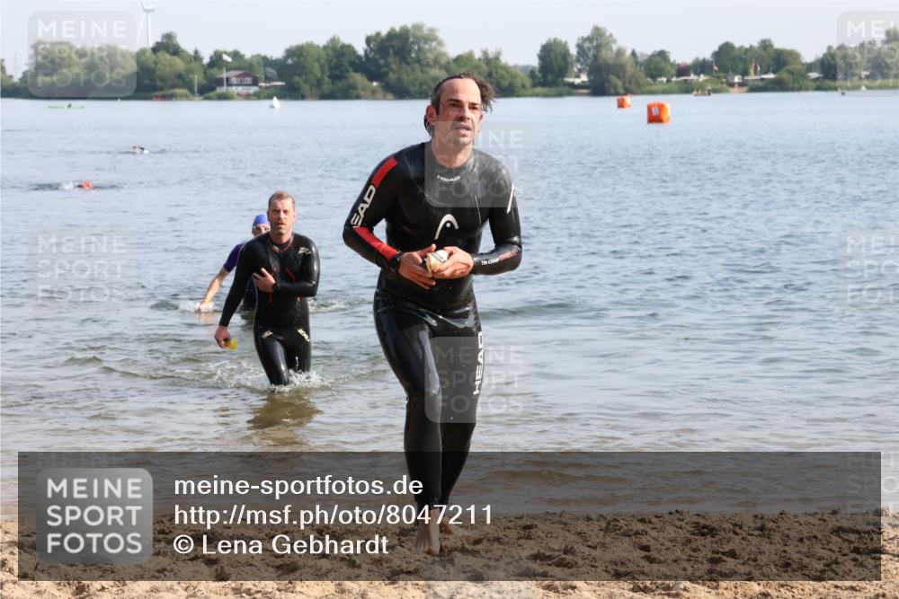 15.06.2025 - 27. Vierlanden-Triathlon Lena Gebhardt http://msf.ph/oto/8047211 15.06.2025 08:45:56 Schwimmen 13, 106, 134, 142, 150, 152, 194 meine-sportfotos.de