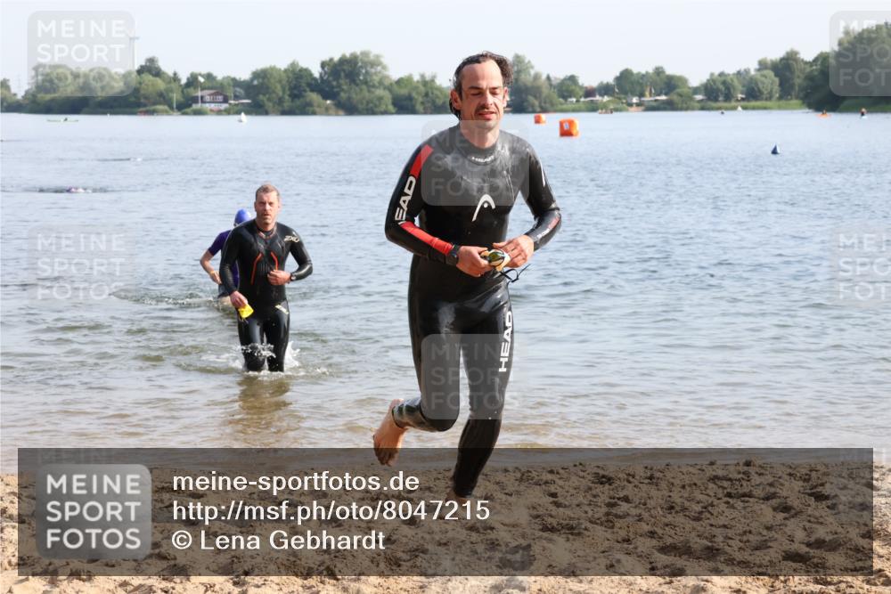 15.06.2025 - 27. Vierlanden-Triathlon Lena Gebhardt http://msf.ph/oto/8047215 15.06.2025 08:45:56 Schwimmen 13, 106, 134, 142, 150, 152, 194 meine-sportfotos.de