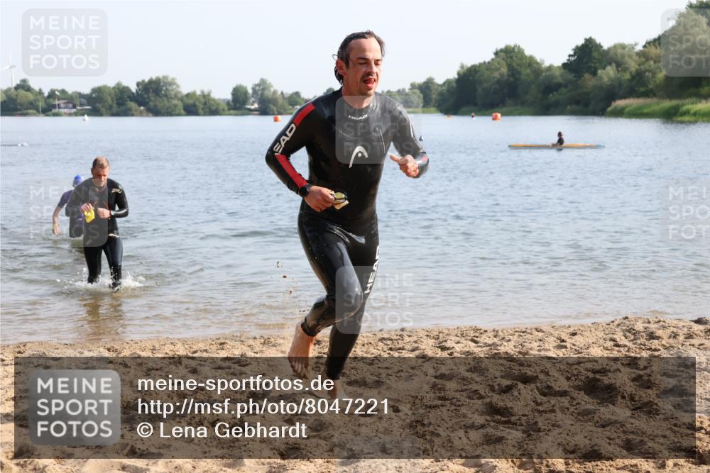 15.06.2025 - 27. Vierlanden-Triathlon Lena Gebhardt http://msf.ph/oto/8047221 15.06.2025 08:45:57 Schwimmen 13, 106, 134, 142, 150, 152, 194 meine-sportfotos.de