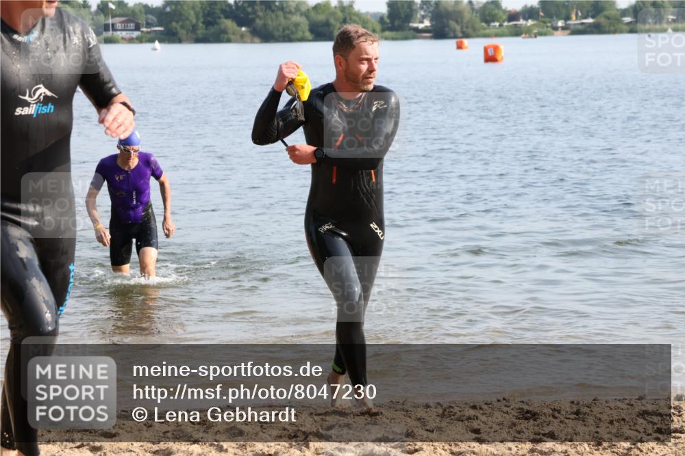 15.06.2025 - 27. Vierlanden-Triathlon Lena Gebhardt http://msf.ph/oto/8047230 15.06.2025 08:46:00 Schwimmen 13, 106, 134, 142, 150, 152, 194 meine-sportfotos.de