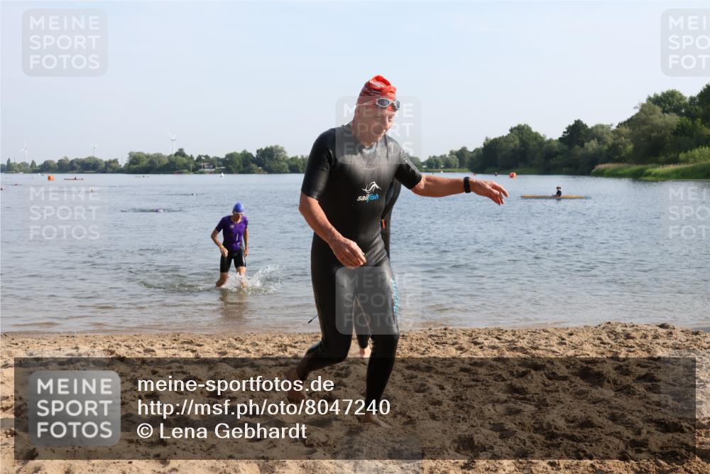 15.06.2025 - 27. Vierlanden-Triathlon Lena Gebhardt http://msf.ph/oto/8047240 15.06.2025 08:46:01 Schwimmen 13, 106, 134, 142, 150, 152, 194 meine-sportfotos.de