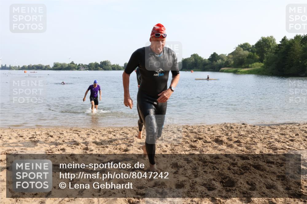 15.06.2025 - 27. Vierlanden-Triathlon Lena Gebhardt http://msf.ph/oto/8047242 15.06.2025 08:46:01 Schwimmen 13, 106, 134, 142, 150, 152, 194 meine-sportfotos.de