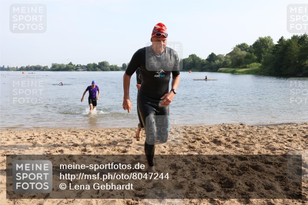 15.06.2025 - 27. Vierlanden-Triathlon Lena Gebhardt http://msf.ph/oto/8047244 15.06.2025 08:46:02 Schwimmen 13, 106, 134, 142, 152, 194 meine-sportfotos.de