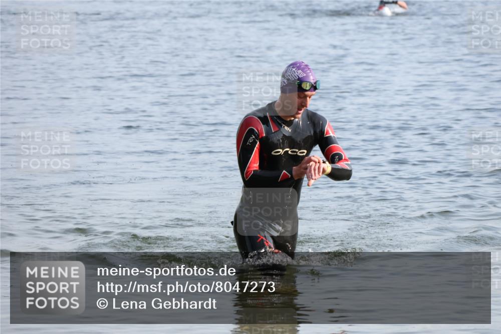 15.06.2025 - 27. Vierlanden-Triathlon Lena Gebhardt http://msf.ph/oto/8047273 15.06.2025 08:46:36 Schwimmen 161 meine-sportfotos.de