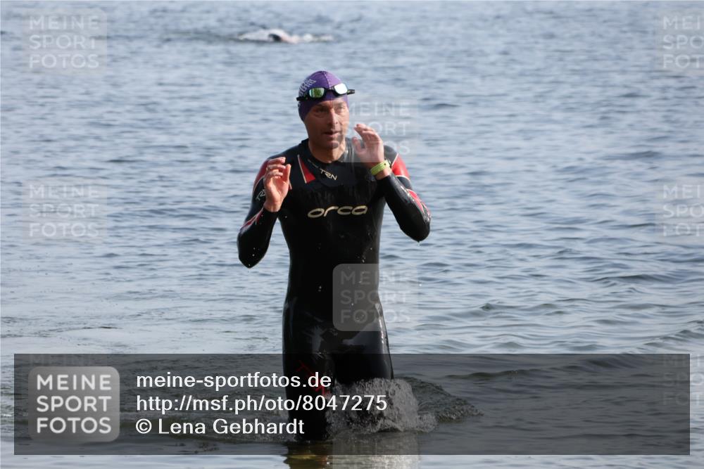 15.06.2025 - 27. Vierlanden-Triathlon Lena Gebhardt http://msf.ph/oto/8047275 15.06.2025 08:46:37 Schwimmen 161 meine-sportfotos.de