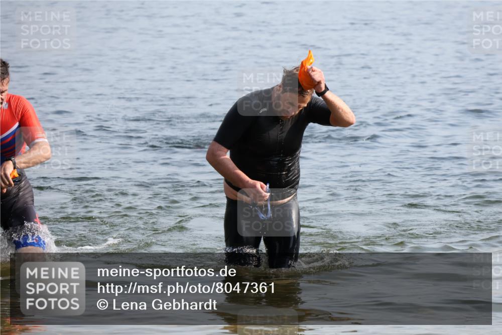 15.06.2025 - 27. Vierlanden-Triathlon Lena Gebhardt http://msf.ph/oto/8047361 15.06.2025 08:47:48 Schwimmen 34, 193 meine-sportfotos.de
