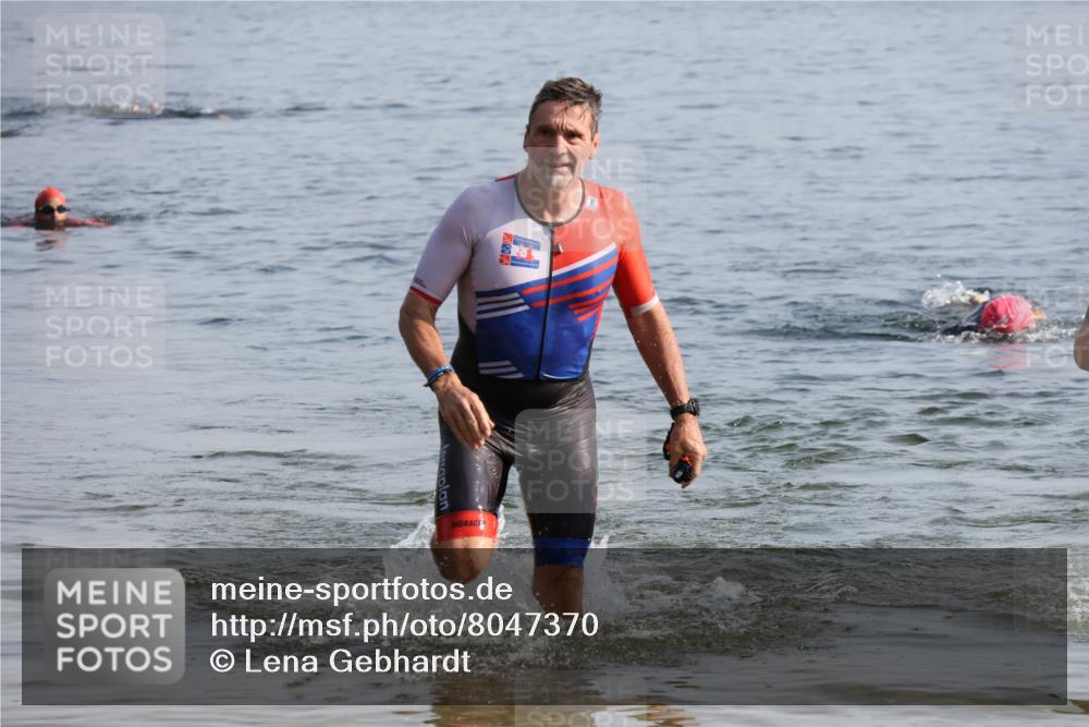 15.06.2025 - 27. Vierlanden-Triathlon Lena Gebhardt http://msf.ph/oto/8047370 15.06.2025 08:47:50 Schwimmen 34, 193 meine-sportfotos.de