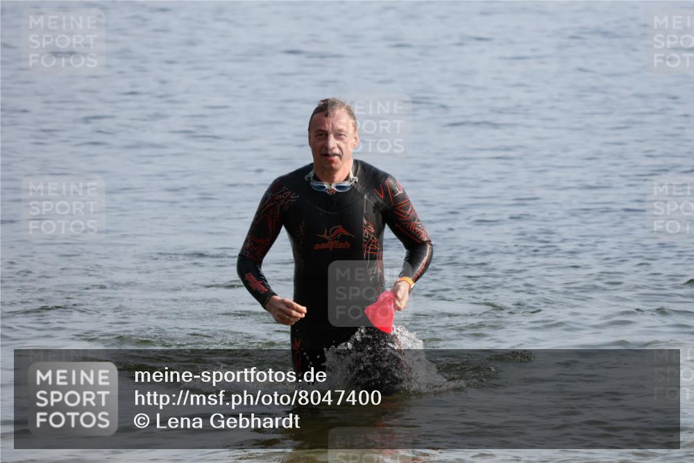 15.06.2025 - 27. Vierlanden-Triathlon Lena Gebhardt http://msf.ph/oto/8047400 15.06.2025 08:47:59 Schwimmen 16, 34, 167, 193 meine-sportfotos.de