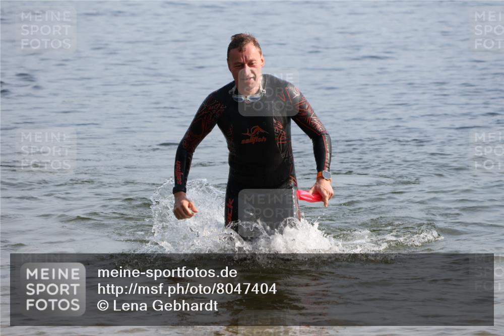 15.06.2025 - 27. Vierlanden-Triathlon Lena Gebhardt http://msf.ph/oto/8047404 15.06.2025 08:48:00 Schwimmen 16, 34, 167, 193 meine-sportfotos.de