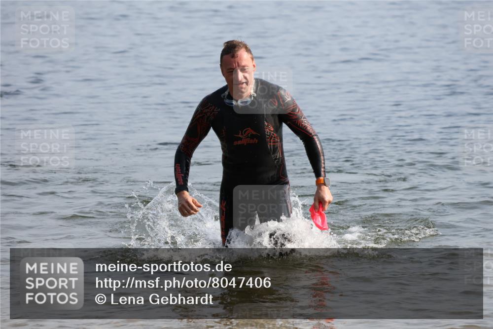 15.06.2025 - 27. Vierlanden-Triathlon Lena Gebhardt http://msf.ph/oto/8047406 15.06.2025 08:48:00 Schwimmen 16, 34, 167, 193 meine-sportfotos.de