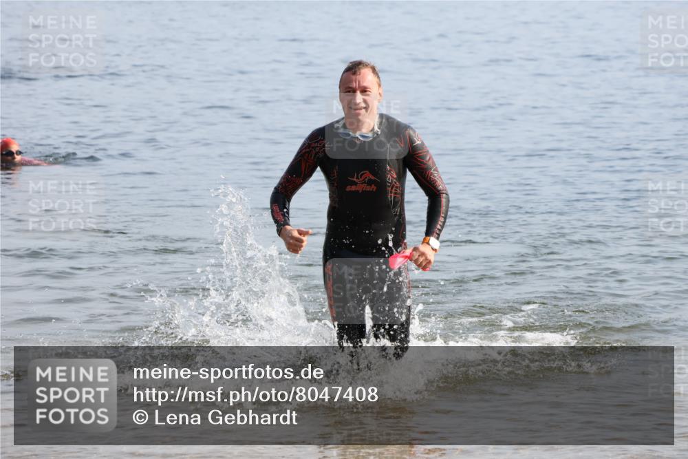 15.06.2025 - 27. Vierlanden-Triathlon Lena Gebhardt http://msf.ph/oto/8047408 15.06.2025 08:48:01 Schwimmen 16, 34, 167, 193 meine-sportfotos.de