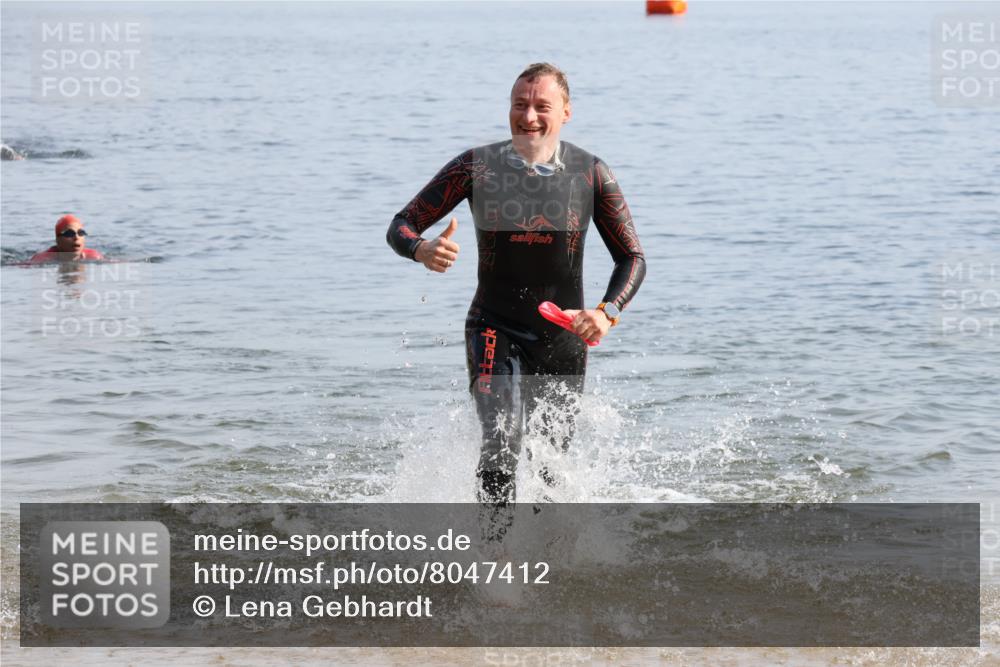 15.06.2025 - 27. Vierlanden-Triathlon Lena Gebhardt http://msf.ph/oto/8047412 15.06.2025 08:48:02 Schwimmen 16, 34, 167, 193 meine-sportfotos.de