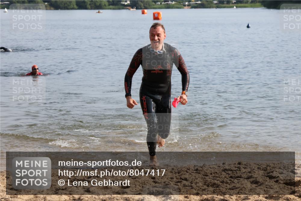 15.06.2025 - 27. Vierlanden-Triathlon Lena Gebhardt http://msf.ph/oto/8047417 15.06.2025 08:48:02 Schwimmen 16, 34, 167, 193 meine-sportfotos.de