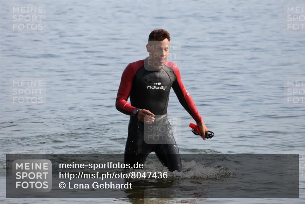 15.06.2025 - 27. Vierlanden-Triathlon Lena Gebhardt http://msf.ph/oto/8047436 15.06.2025 08:48:14 Schwimmen 70, 167 meine-sportfotos.de
