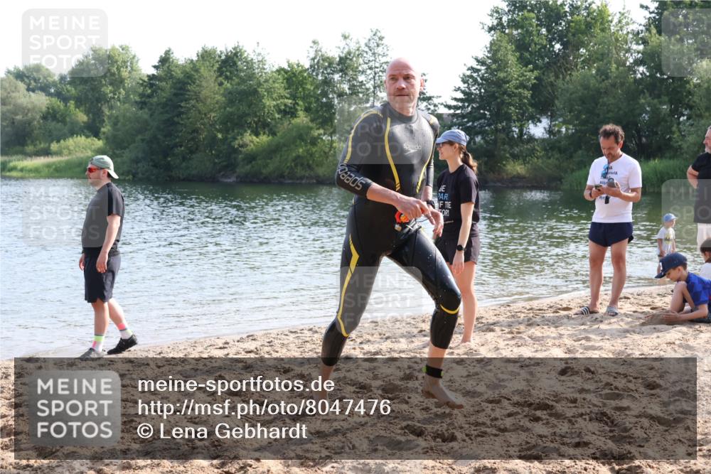 15.06.2025 - 27. Vierlanden-Triathlon Lena Gebhardt http://msf.ph/oto/8047476 15.06.2025 08:48:36 Schwimmen 19, 123 meine-sportfotos.de