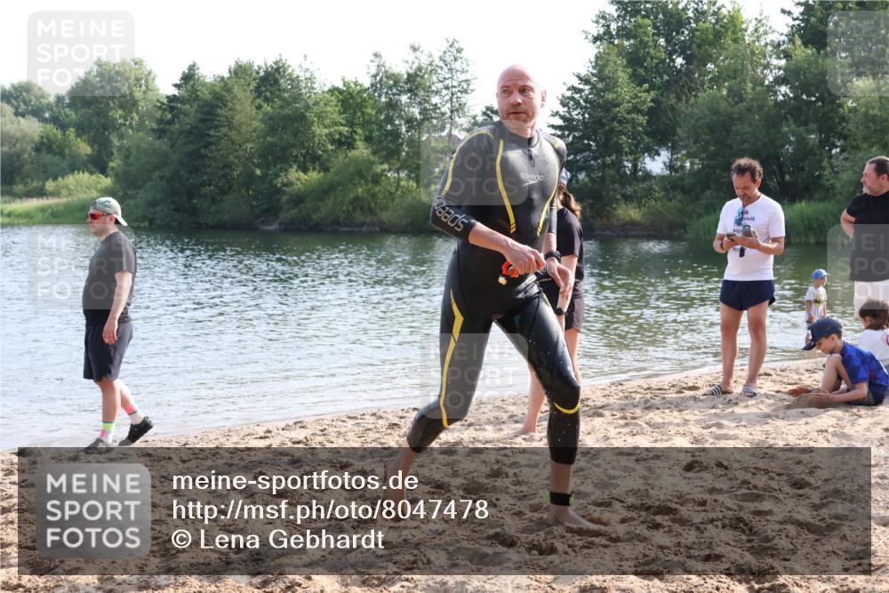 15.06.2025 - 27. Vierlanden-Triathlon Lena Gebhardt http://msf.ph/oto/8047478 15.06.2025 08:48:36 Schwimmen 19, 123 meine-sportfotos.de