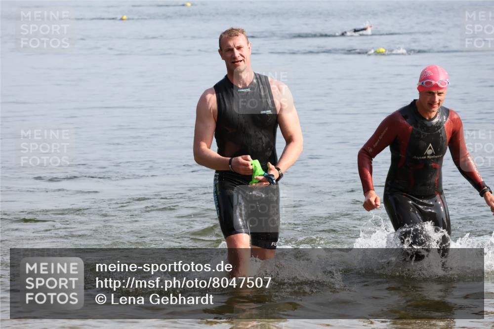 15.06.2025 - 27. Vierlanden-Triathlon Lena Gebhardt http://msf.ph/oto/8047507 15.06.2025 08:48:49 Schwimmen 19, 115, 144 meine-sportfotos.de