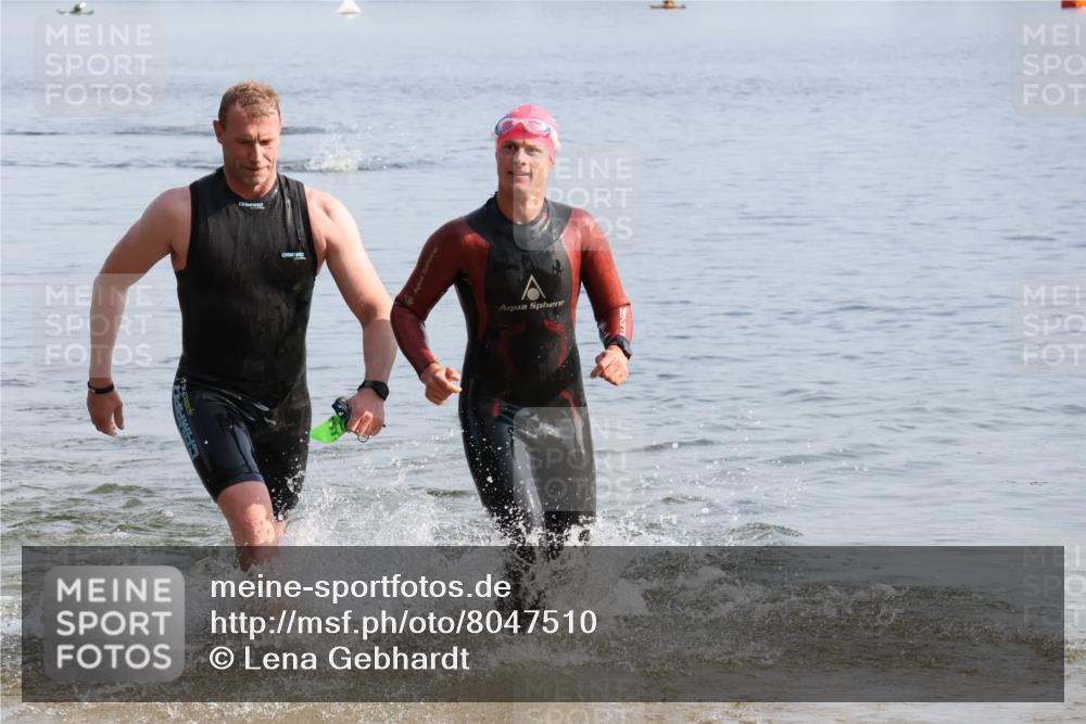 15.06.2025 - 27. Vierlanden-Triathlon Lena Gebhardt http://msf.ph/oto/8047510 15.06.2025 08:48:50 Schwimmen 19, 115, 144 meine-sportfotos.de