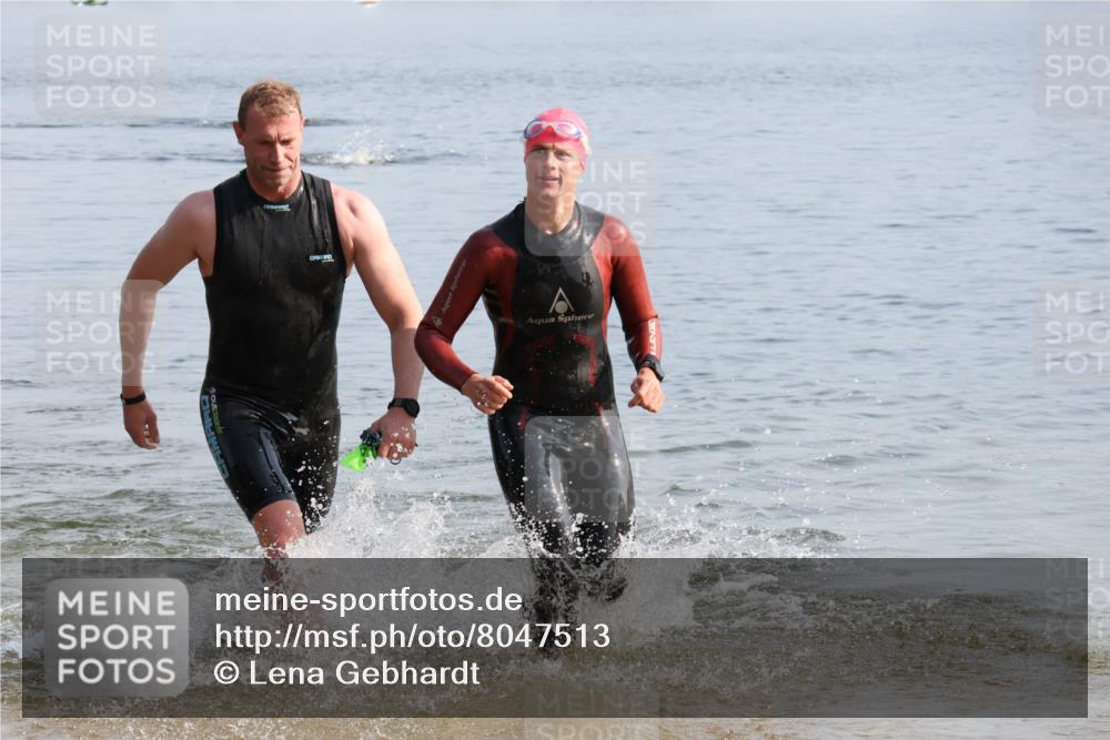 15.06.2025 - 27. Vierlanden-Triathlon Lena Gebhardt http://msf.ph/oto/8047513 15.06.2025 08:48:50 Schwimmen 19, 115, 144 meine-sportfotos.de