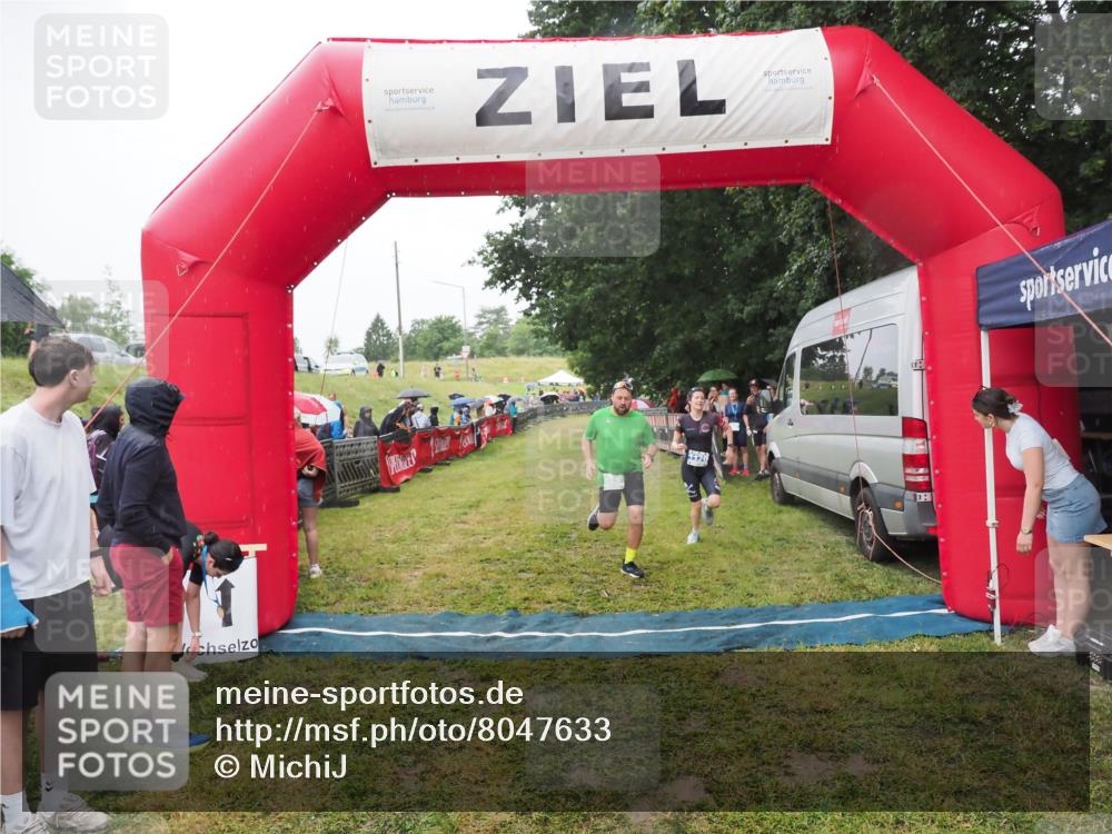 21.06.2025 - 27. Vierlanden-Triathlon MichiJ http://msf.ph/oto/8047633 15.06.2026 14:14:00 Ziel 826, 1170, 1284 meine-sportfotos.de