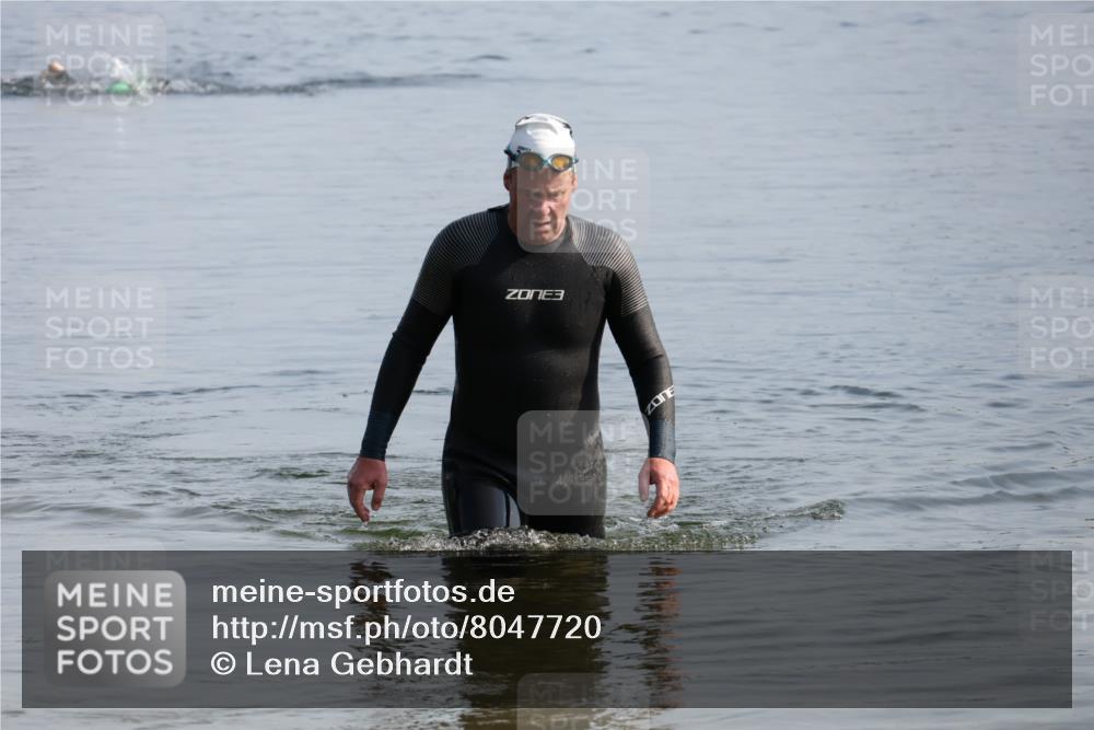 15.06.2025 - 27. Vierlanden-Triathlon Lena Gebhardt http://msf.ph/oto/8047720 15.06.2025 08:52:34 Schwimmen 163 meine-sportfotos.de