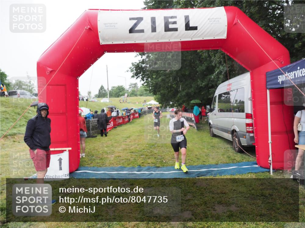 21.06.2025 - 27. Vierlanden-Triathlon MichiJ http://msf.ph/oto/8047735 15.06.2026 14:14:41 Ziel 1164, 1312 meine-sportfotos.de