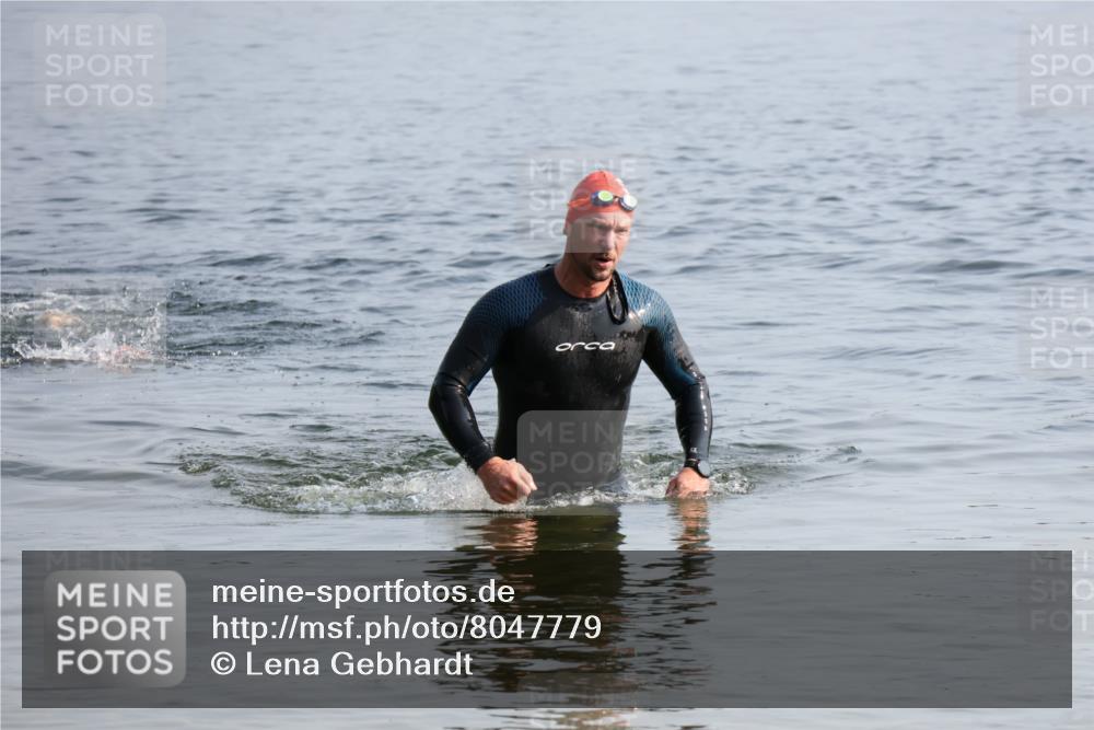 15.06.2025 - 27. Vierlanden-Triathlon Lena Gebhardt http://msf.ph/oto/8047779 15.06.2025 08:53:04 Schwimmen 133 meine-sportfotos.de