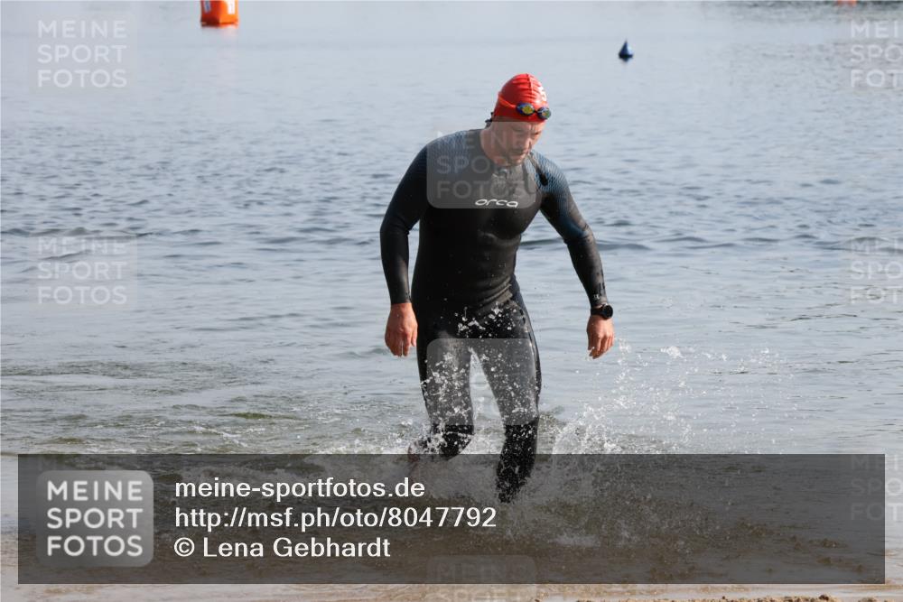 15.06.2025 - 27. Vierlanden-Triathlon Lena Gebhardt http://msf.ph/oto/8047792 15.06.2025 08:53:10 Schwimmen 133 meine-sportfotos.de