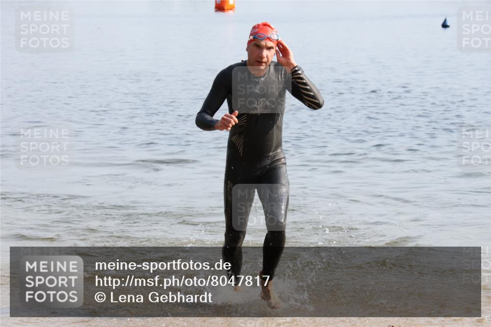 15.06.2025 - 27. Vierlanden-Triathlon Lena Gebhardt http://msf.ph/oto/8047817 15.06.2025 08:53:19 Schwimmen 133, 162, 169 meine-sportfotos.de
