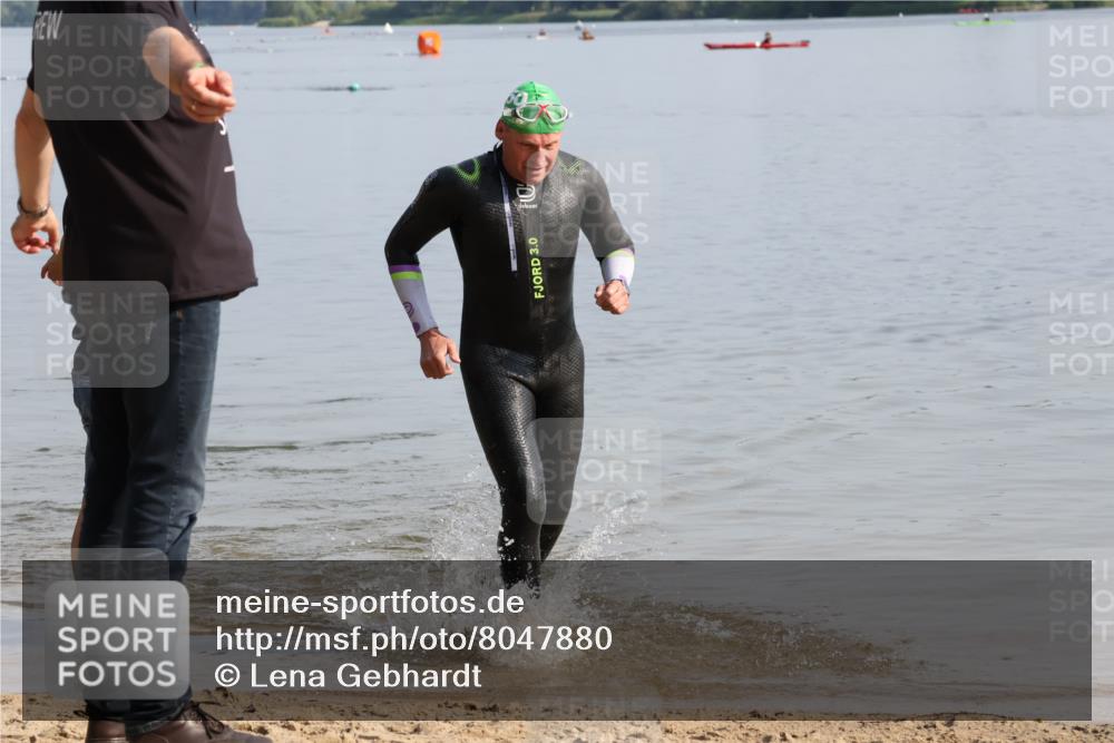 15.06.2025 - 27. Vierlanden-Triathlon Lena Gebhardt http://msf.ph/oto/8047880 15.06.2025 08:54:45 Schwimmen 108 meine-sportfotos.de