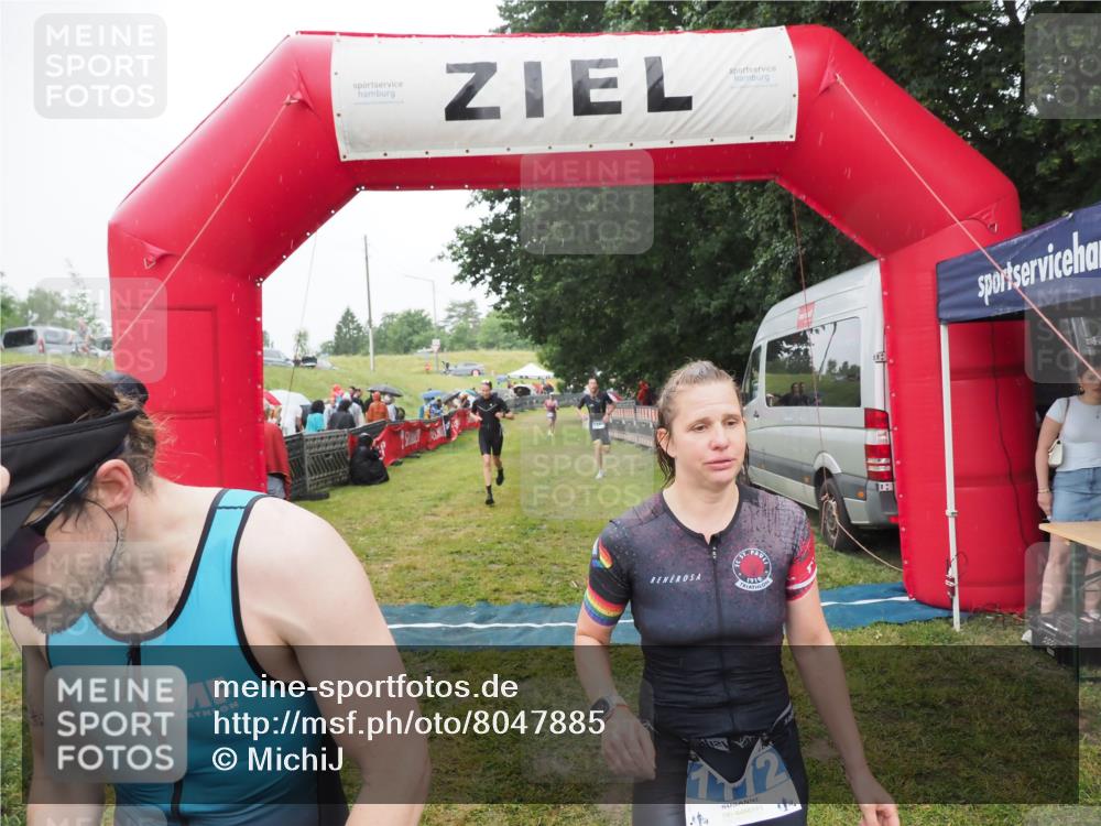 21.06.2025 - 27. Vierlanden-Triathlon MichiJ http://msf.ph/oto/8047885 15.06.2026 14:15:48 Ziel 1172, 1217, 1293, 1309 meine-sportfotos.de