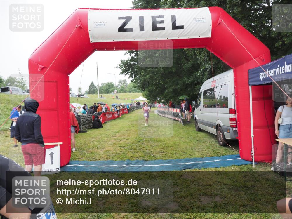 21.06.2025 - 27. Vierlanden-Triathlon MichiJ http://msf.ph/oto/8047911 15.06.2026 14:15:52 Ziel 1172, 1210, 1217, 1293 meine-sportfotos.de