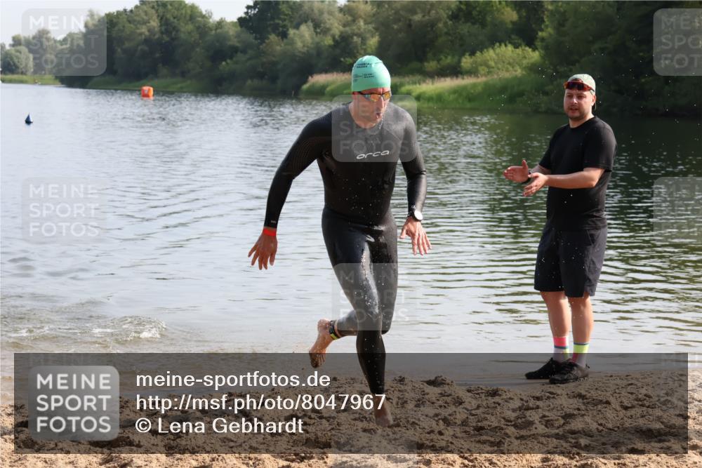 15.06.2025 - 27. Vierlanden-Triathlon Lena Gebhardt http://msf.ph/oto/8047967 15.06.2025 08:56:16 Schwimmen 239 meine-sportfotos.de