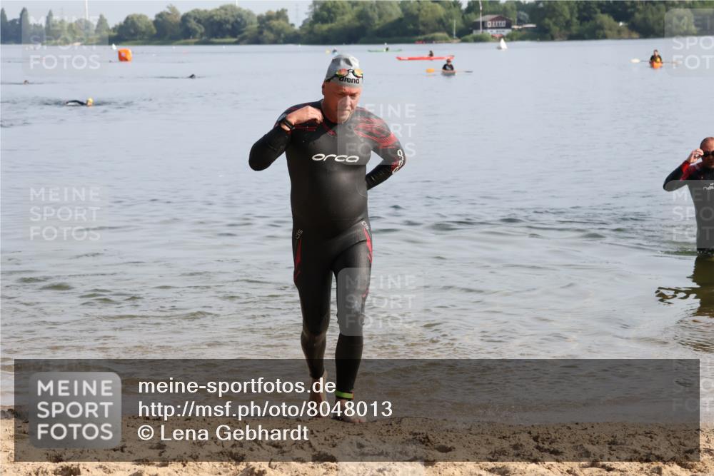 15.06.2025 - 27. Vierlanden-Triathlon Lena Gebhardt http://msf.ph/oto/8048013 15.06.2025 08:58:07 Schwimmen 151, 157, 232 meine-sportfotos.de