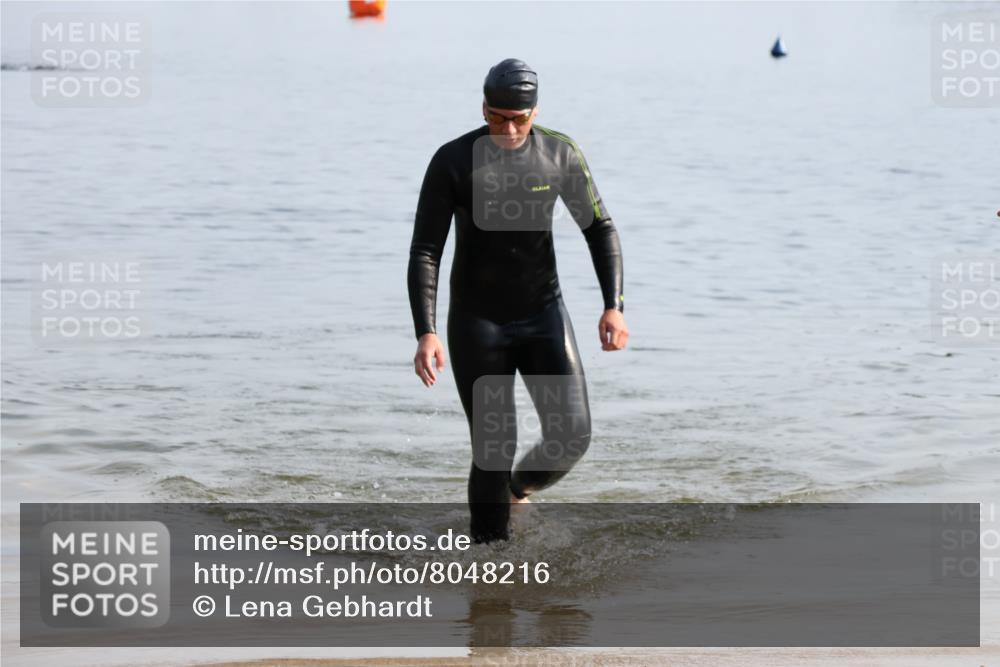 15.06.2025 - 27. Vierlanden-Triathlon Lena Gebhardt http://msf.ph/oto/8048216 15.06.2025 09:00:33 Schwimmen 58 meine-sportfotos.de